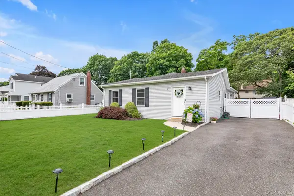 47 Lebkamp Avenue, Huntington, NY 11743