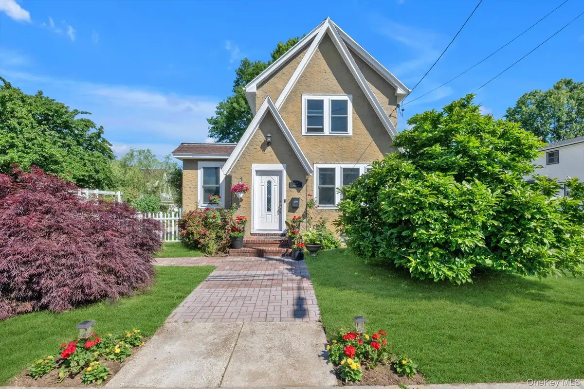 108 Memphis Avenue, South Floral Park, NY 11001 - #1