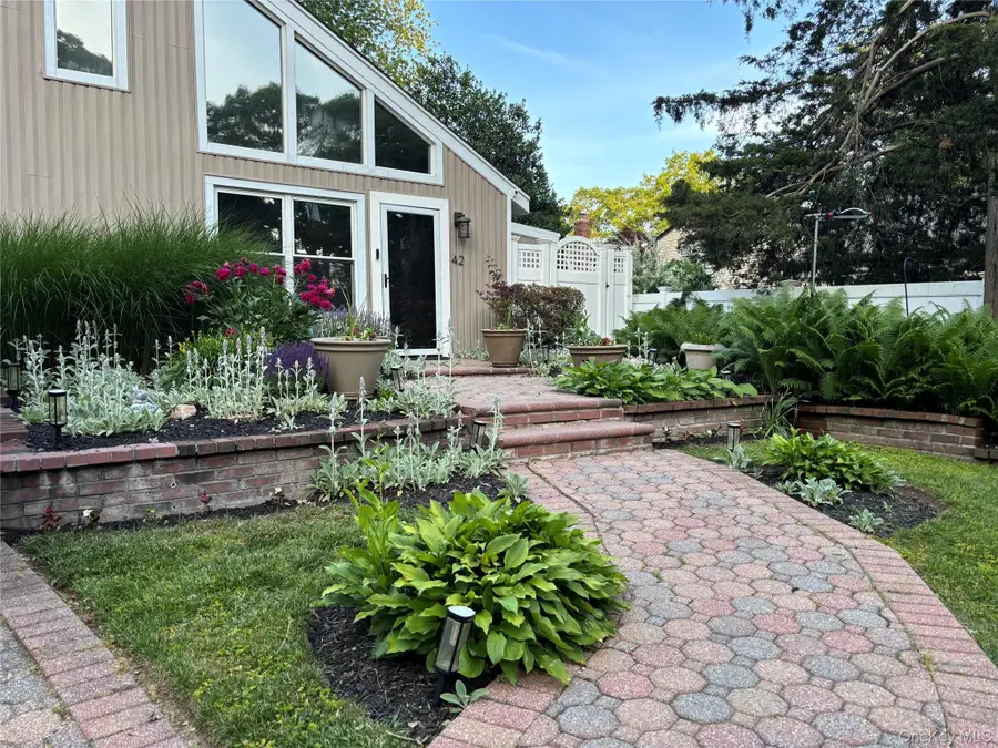 42 Bennett Avenue, Huntington Station, NY 11746 - #2