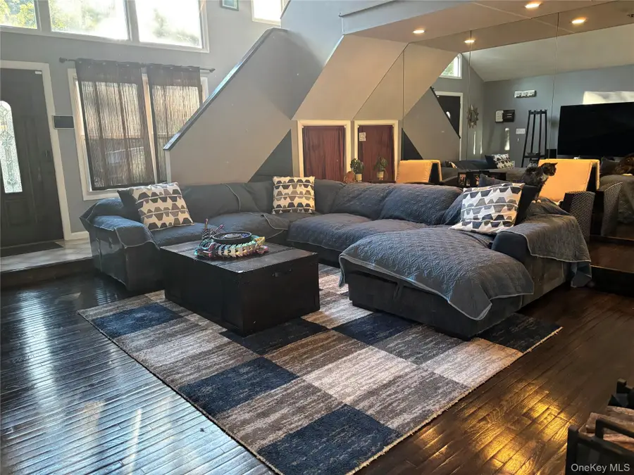42 Bennett Avenue, Huntington Station, NY 11746 - #3
