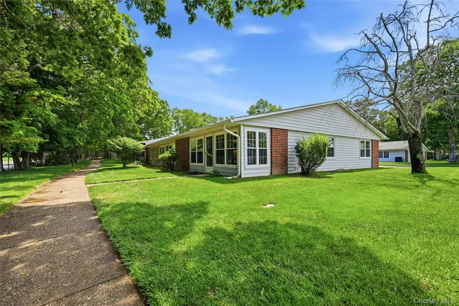 133 Eastbourne Court #F, Ridge, NY 11961 - #2