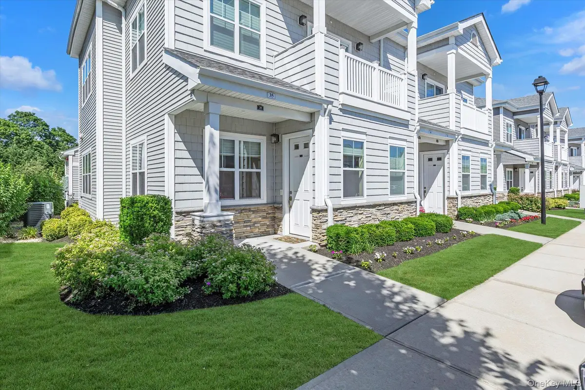 35 Winter Place, East Northport, NY 11731 - #1