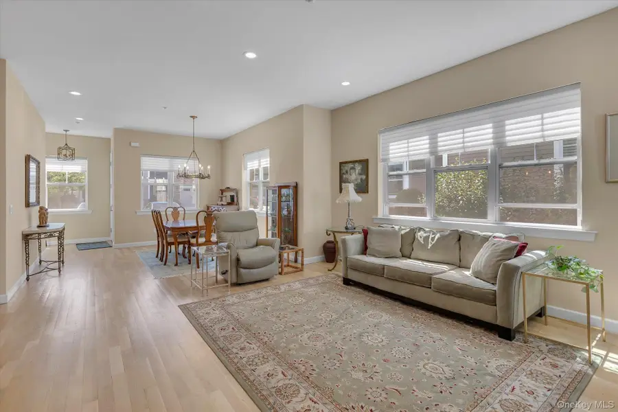 35 Winter Place, East Northport, NY 11731 - #3