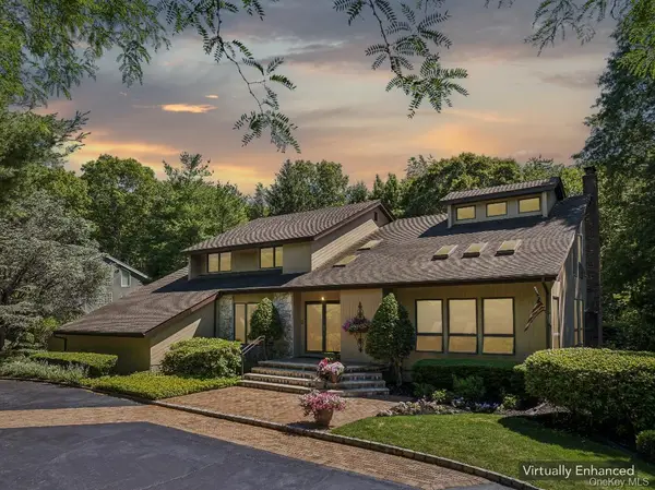 8 Deanna Court, Dix Hills, NY 11746