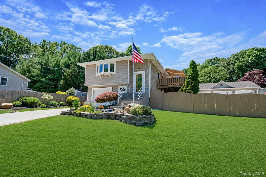 34 Leeds Boulevard, Farmingville, NY 11738 - #3