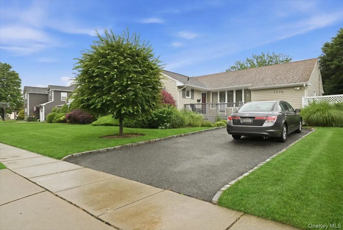 1270 Dahlia Lane, Wantagh, NY 11793 - #1