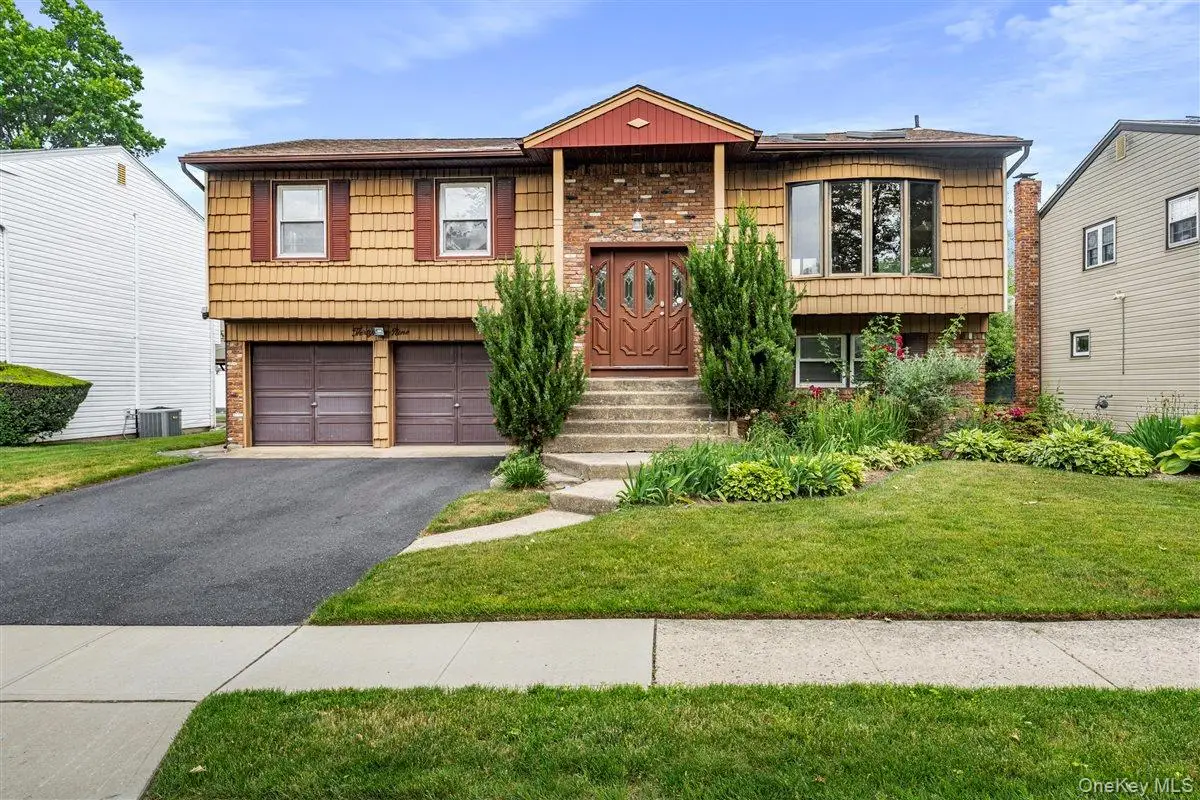 39 Gale Drive, North Woodmere, NY 11581 - #1