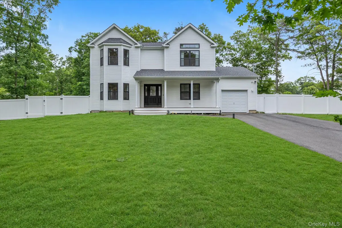 135 Elizabeth Way, Ridge, NY 11961 - #1