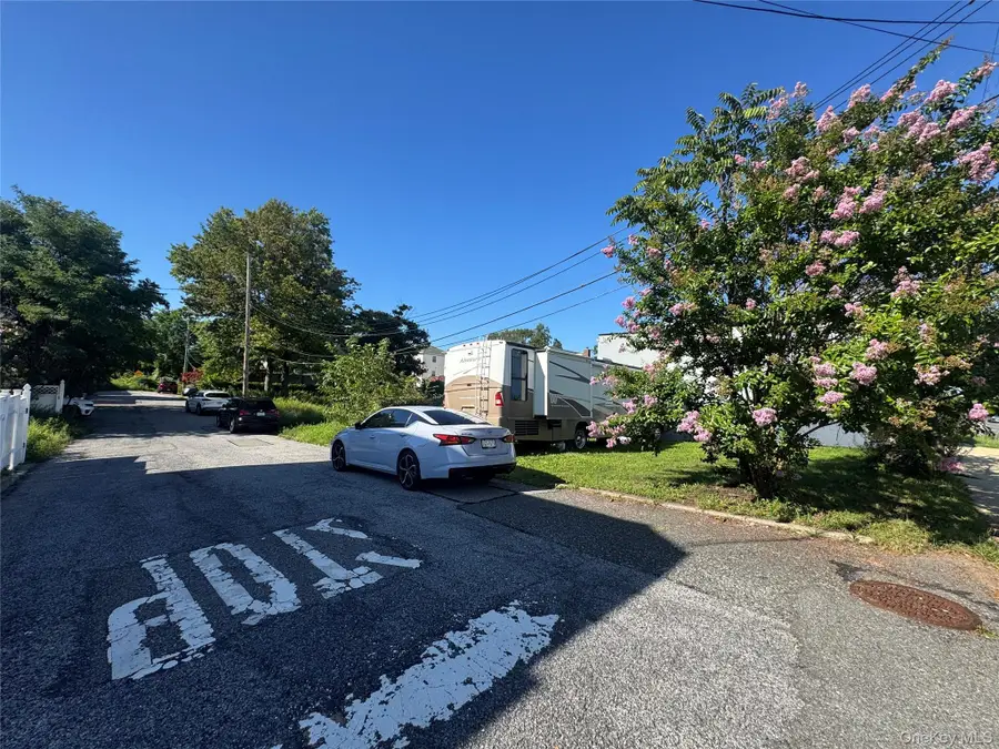 8 Iroquois Street, Staten Island, NY 10305 - #3