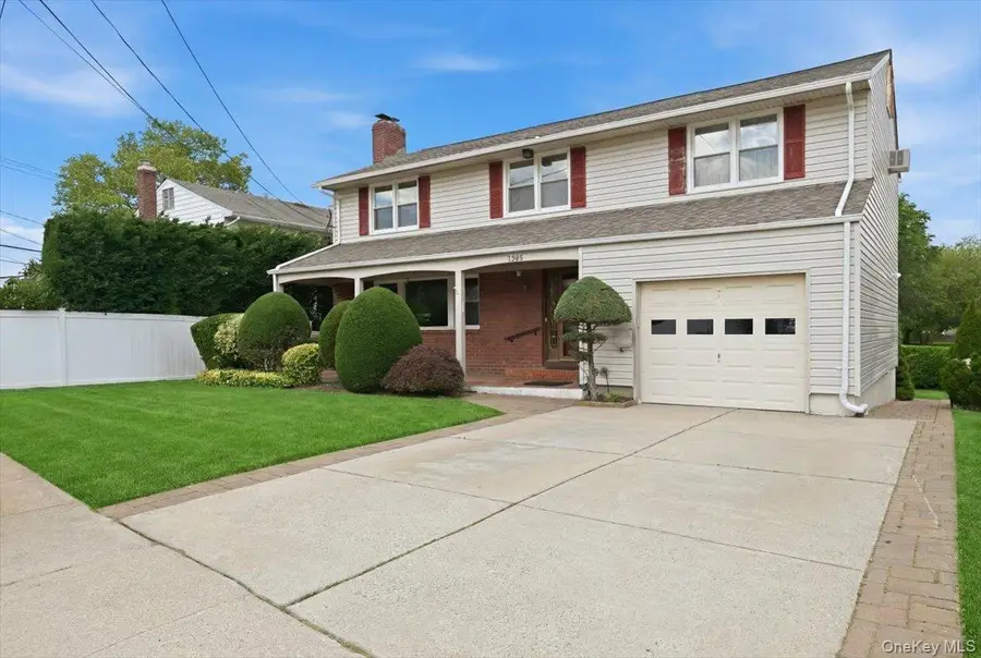 1395 Meadowbrook Road, Merrick, NY 11566 - #2
