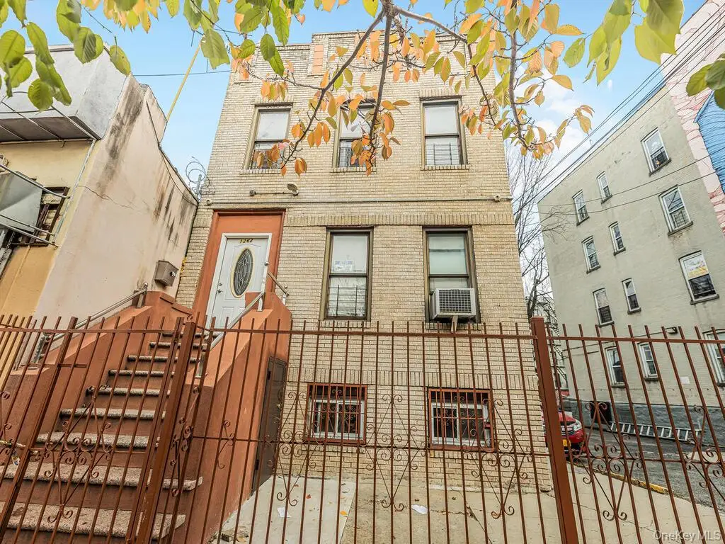 1262 Leland Avenue, Bronx, NY 10472 - #1