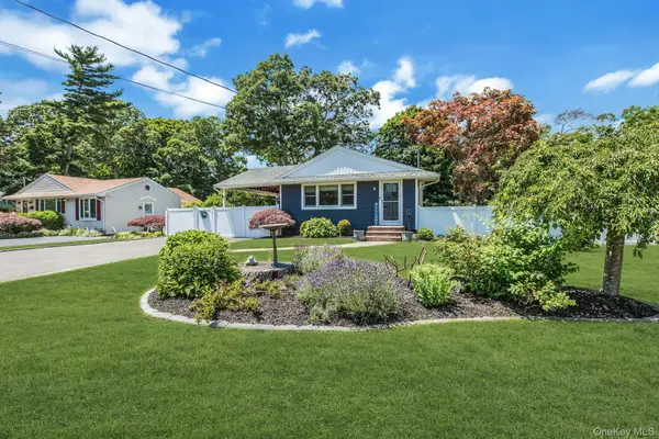 360 Mcconnell Avenue, Bayport, NY 11705