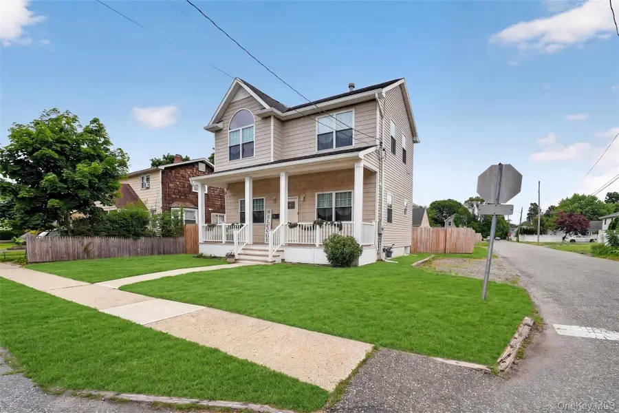 26 Richard Avenue, Islip Terrace, NY 11752 - #2