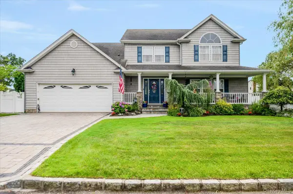 18 South Plaza, Amity Harbor, NY 11701