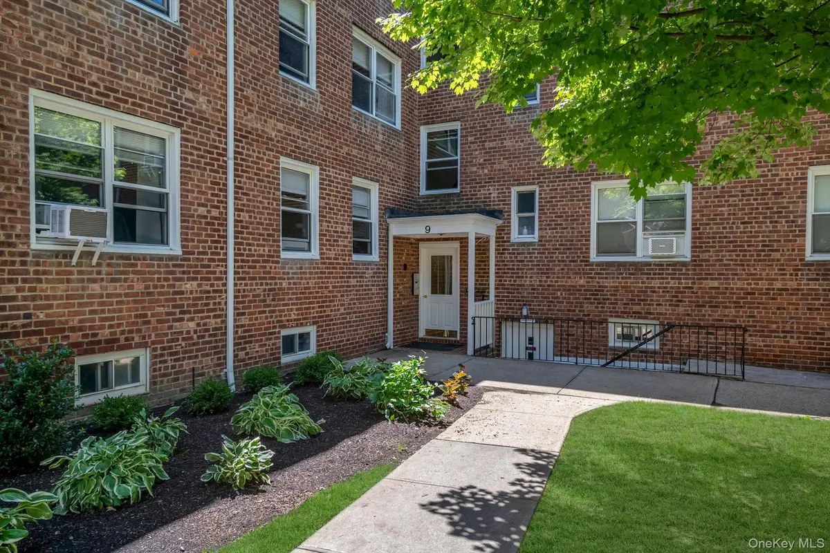 9 Edwards #1-F, Roslyn Heights, NY 11577 - #1