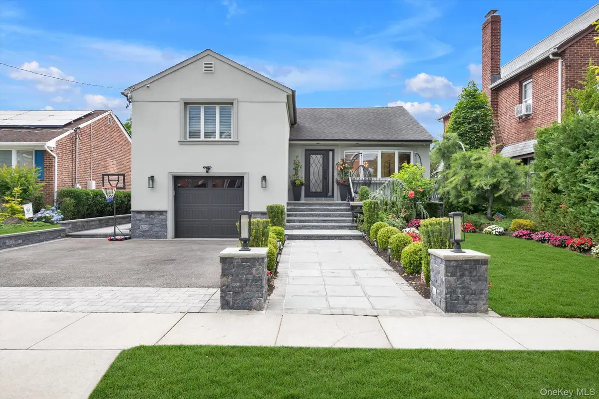 26 Abrams Place, Lynbrook, NY 11563 - #1
