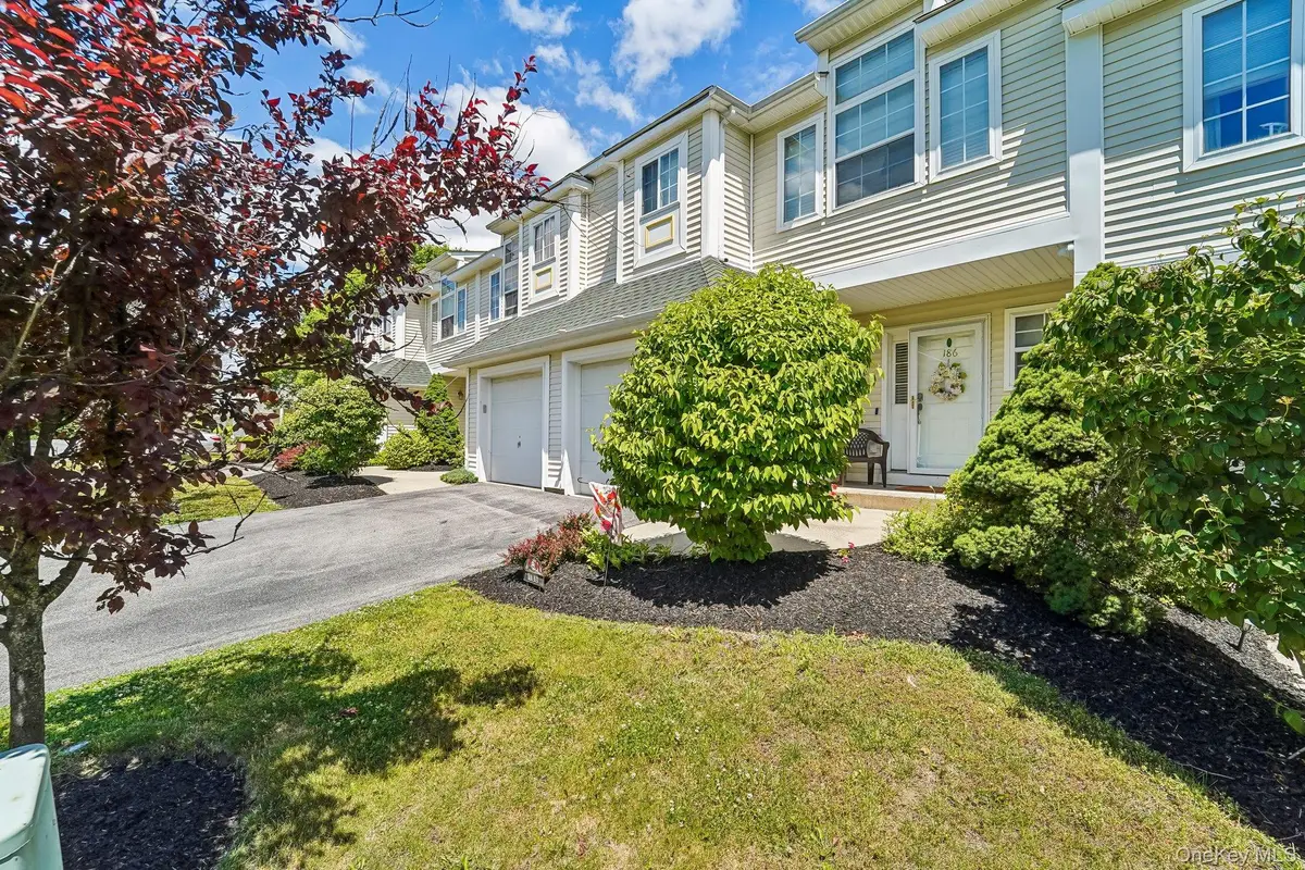 186 Sara Lane, Newburgh, NY 12550 - #1