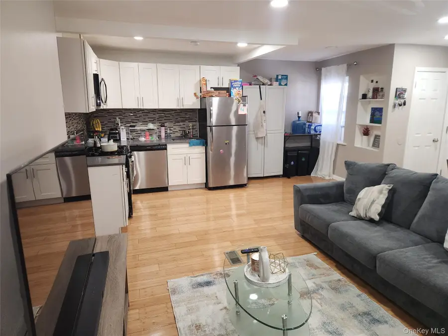 3324 Gunther Avenue, Bronx, NY 10469 - #3