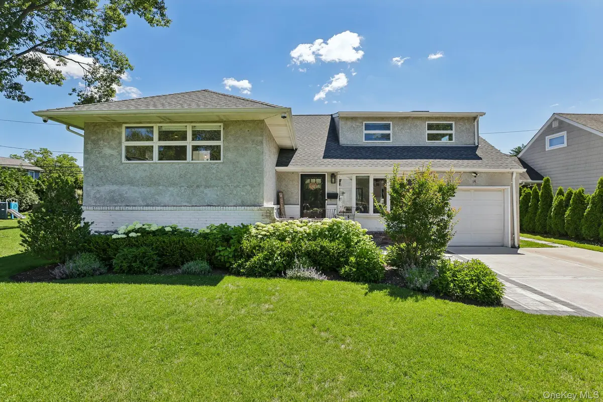 14 Griffin Lane, East Williston, NY 11596 - #1