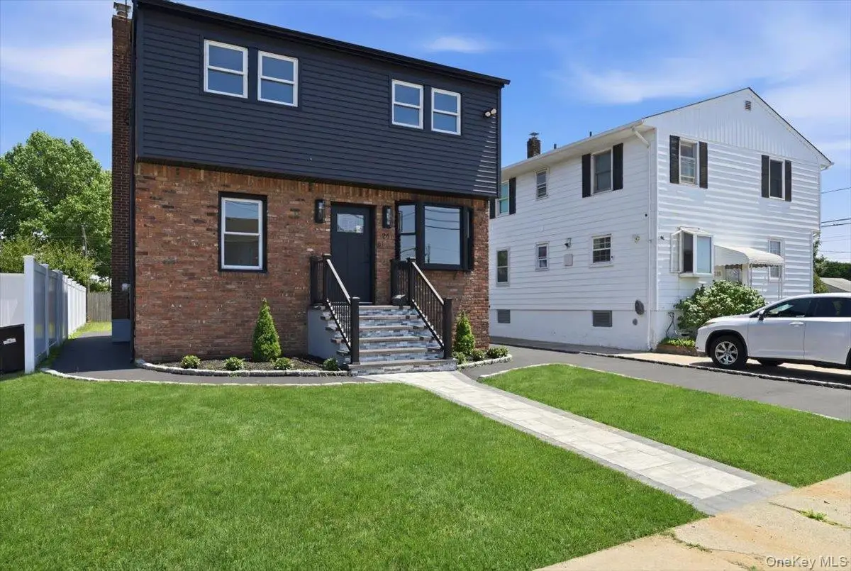 20 Wyona Avenue, Lindenhurst, NY 11757 - #1