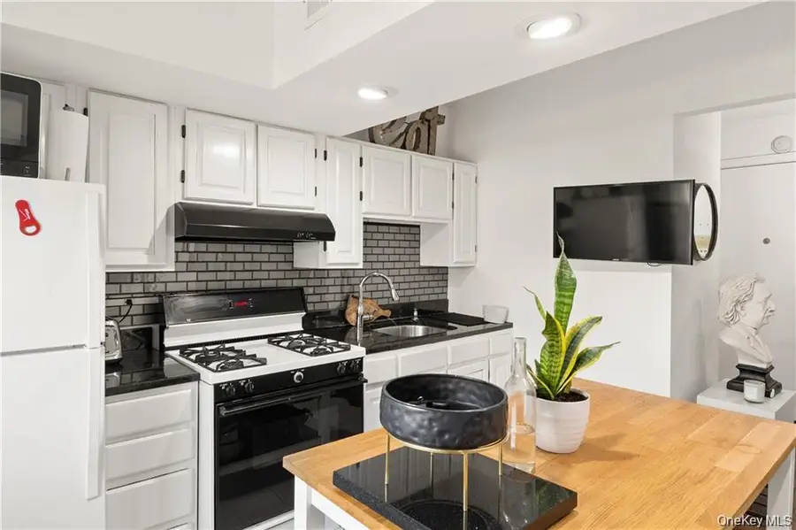 23 Old Mamaroneck Road #ST4, White Plains, NY 10605 - #3