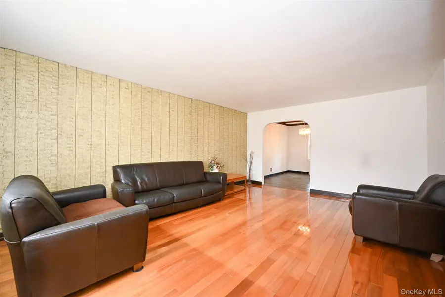 53-19 195th Street, Fresh Meadows, NY 11365 - #3