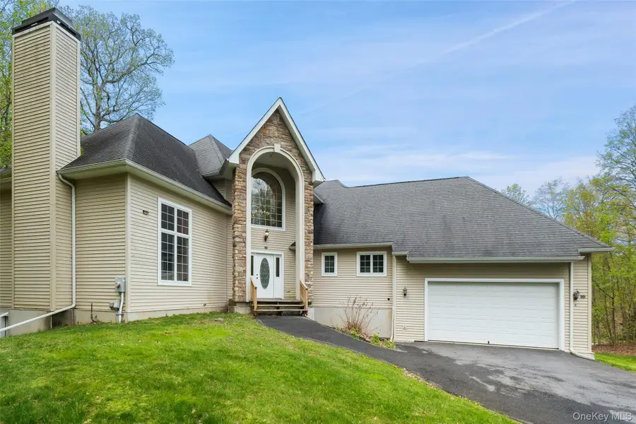 21 Huyler Drive, Hyde Park, NY 12538 - #2