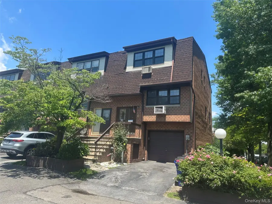 120-25 Ketch Court, College Point, NY 11356 - #2