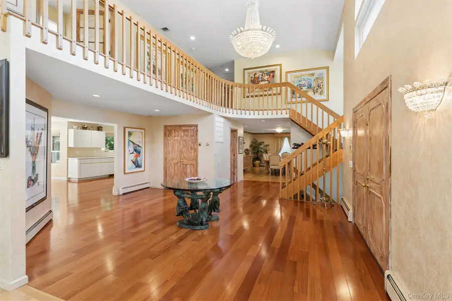 2 Greenwood Lane, Woodbury, NY 11797 - #3