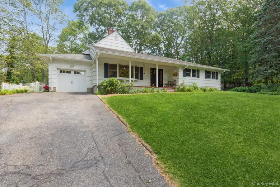 23 Eastwood Road, Miller Place, NY 11764 - #3