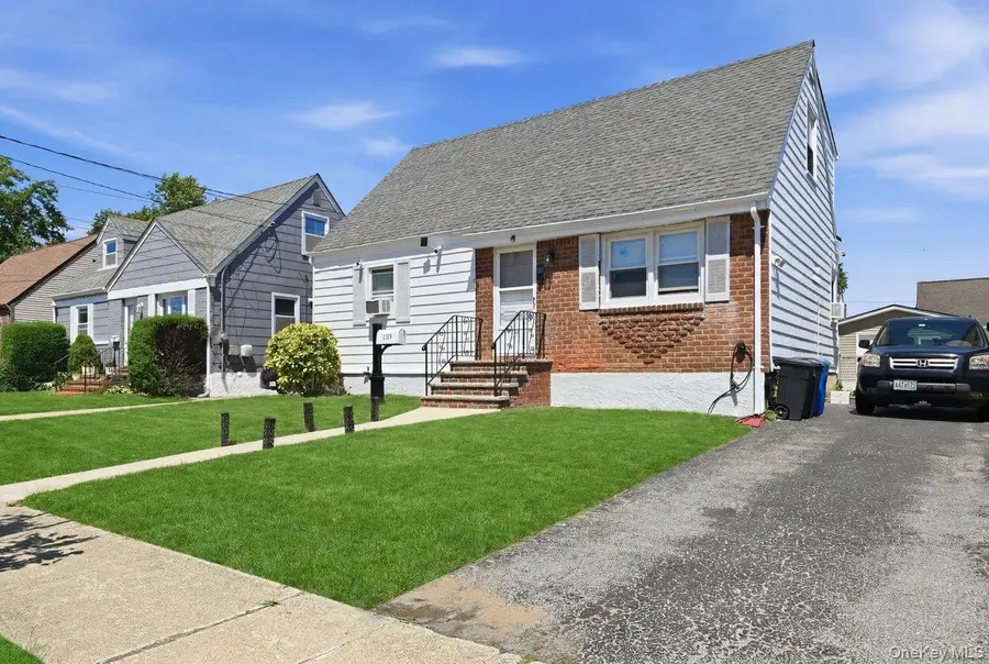 105 N Montague Street, Valley Stream, NY 11580 - #3