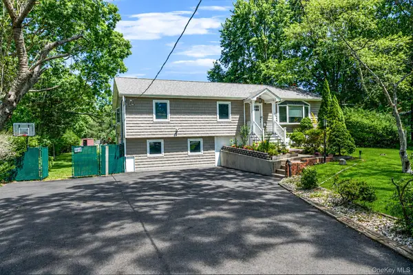 7 Somerset Street, Centereach, NY 11720