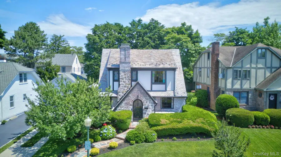 17 Hollywood Court, Rockville Centre, NY 11570 - #3
