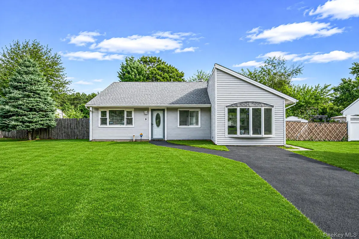 9 Carson Lane, Medford, NY 11763 - #1