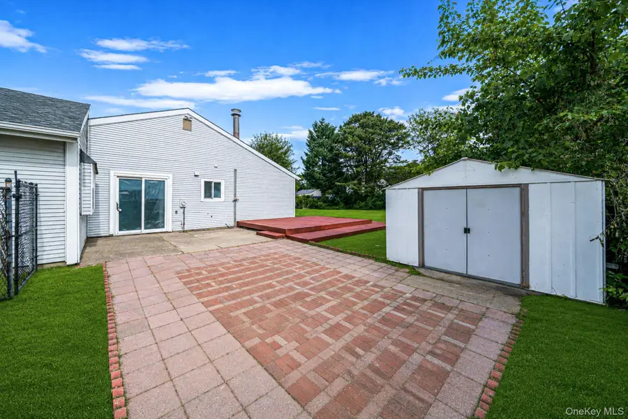 9 Carson Lane, Medford, NY 11763 - #3