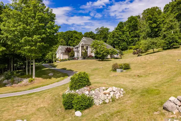 5 Rachel Court, Bloomingburg, NY 12721