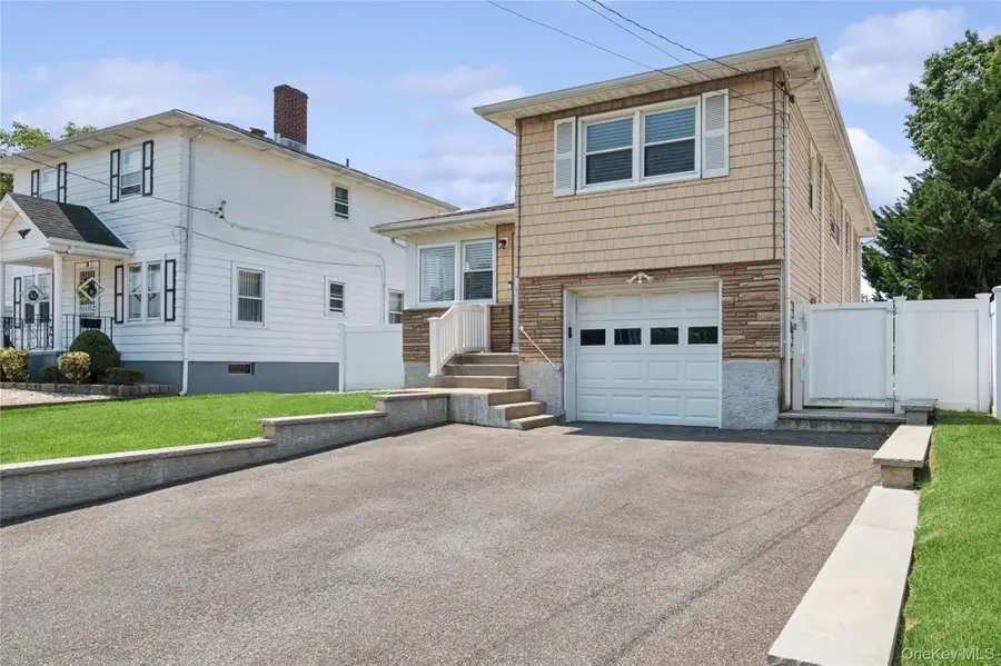 83 Scarcliffe Drive, Malverne, NY 11565 - #2
