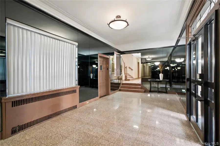 65-74 Saunders Street #3H, Rego Park, NY 11374 - #3