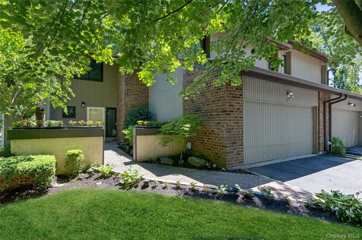 125 Country Club Drive, Jericho, NY 11753 - #1