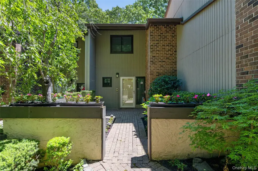 125 Country Club Drive, Jericho, NY 11753 - #2