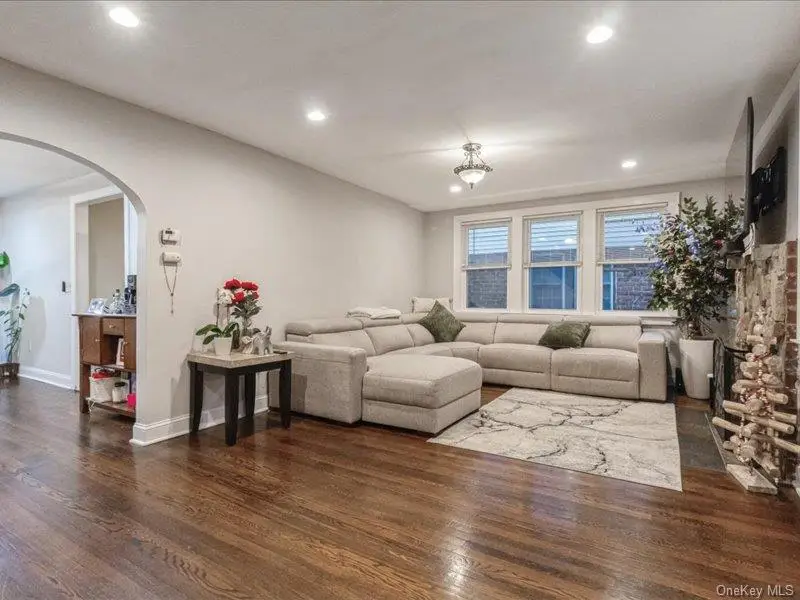 167 Lakeview Avenue, Lynbrook, NY 11563 - #2