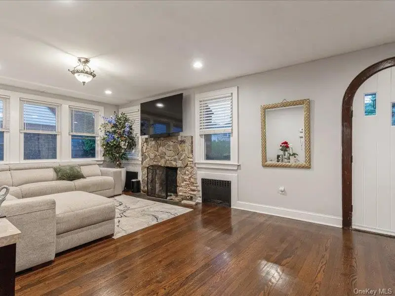 167 Lakeview Avenue, Lynbrook, NY 11563 - #3