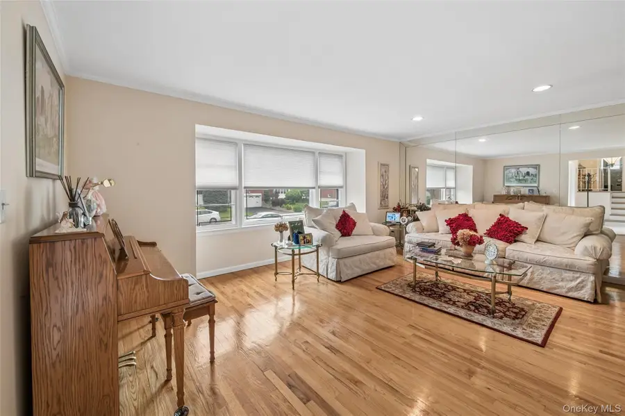 952 Roxbury Drive, Westbury, NY 11590 - #3