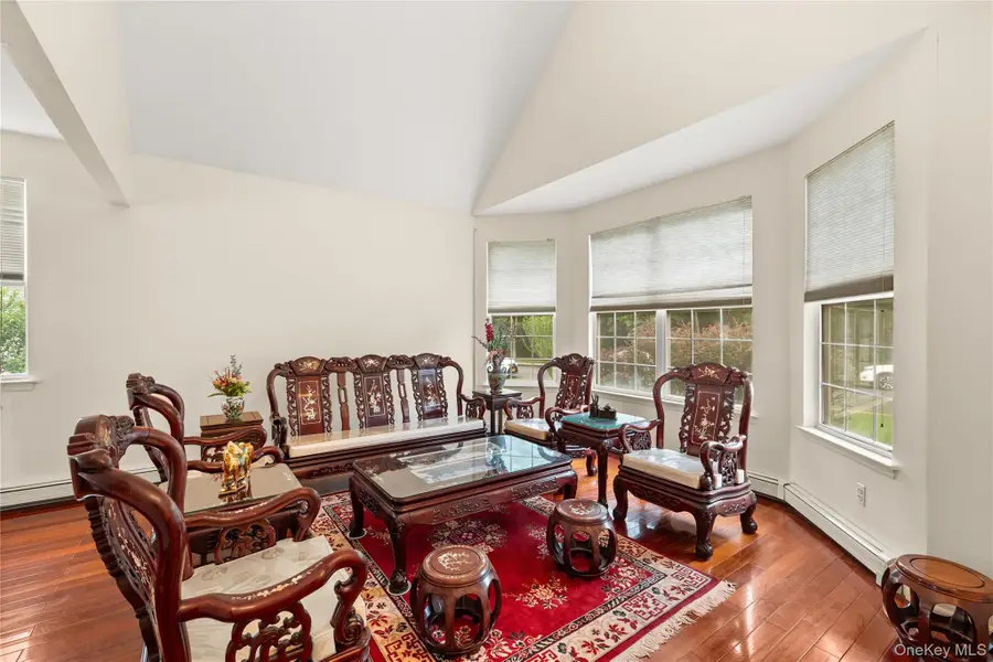 27 Laurel Lane, Holtsville, NY 11742 - #3