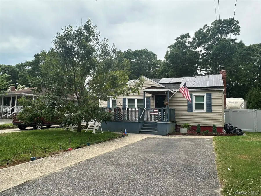 30 Robinwood Street, Mastic, NY 11950 - #2
