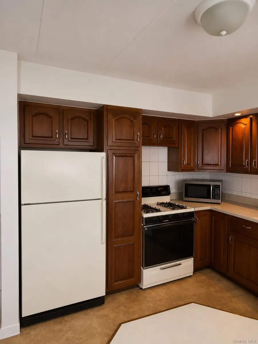 563 Ellsworth Avenue #3, Bronx, NY 10465 - #2