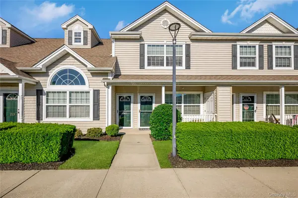 212 Willow Lane, Valley Stream, NY 11580