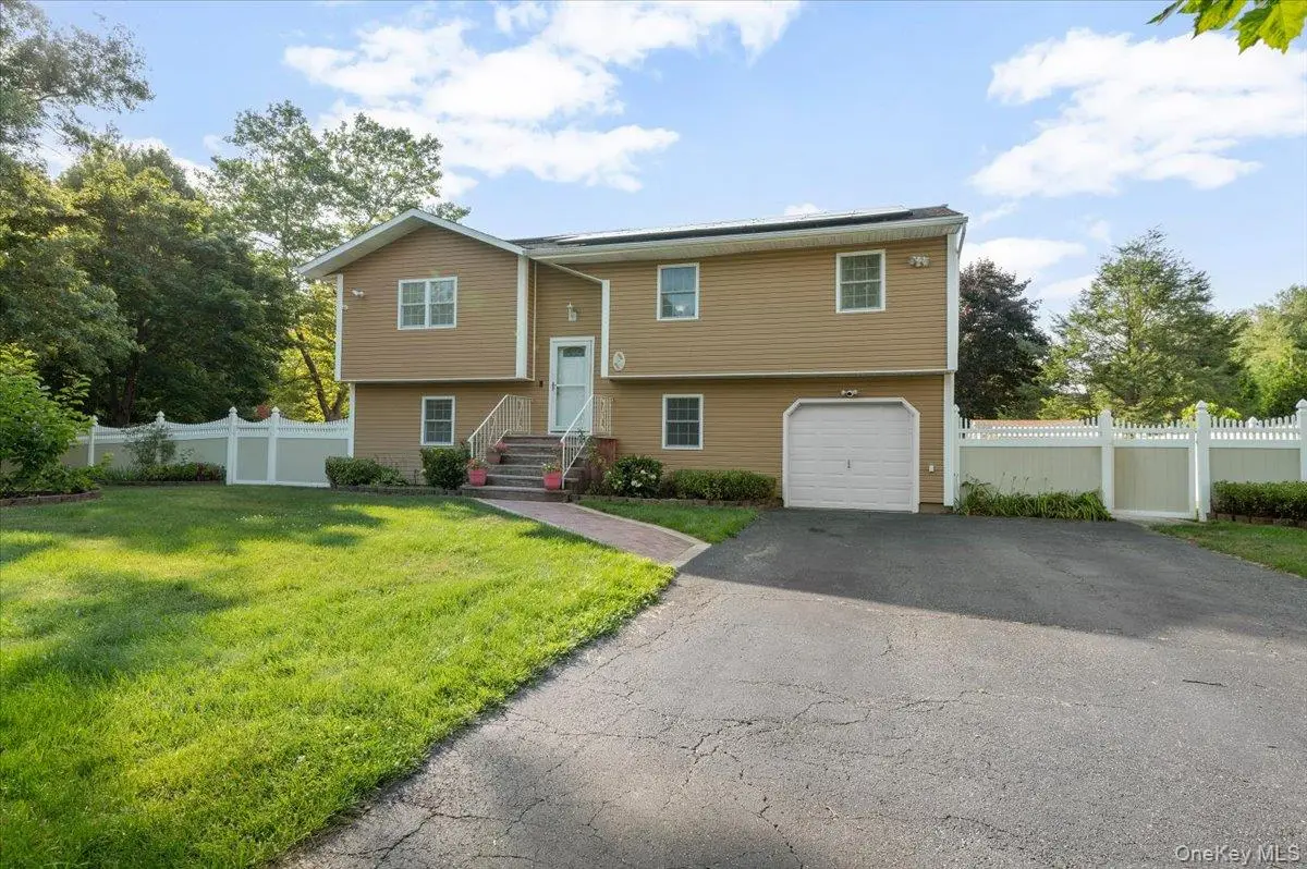 17 Nottingham Drive, Wheatley Heights, NY 11798 - #1