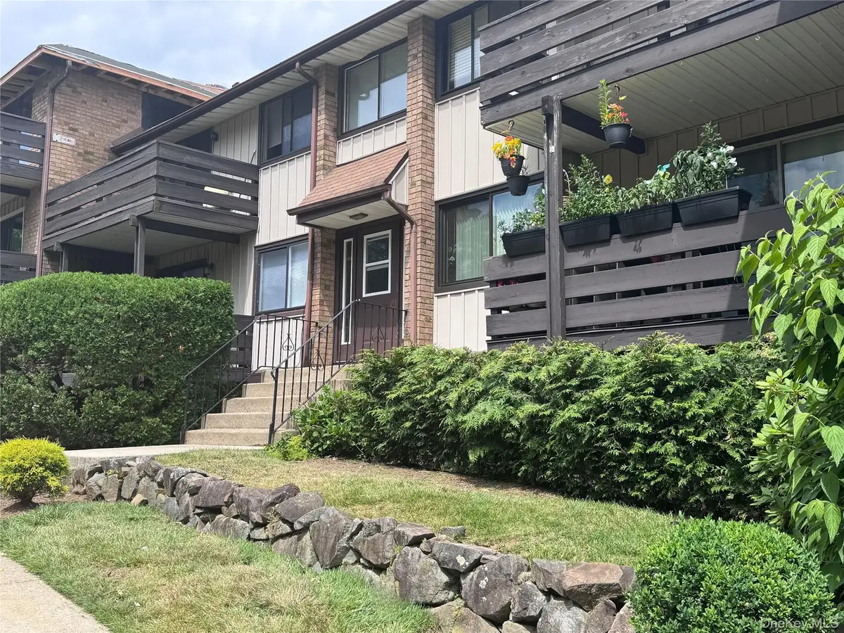 136 Sierra Vista Lane, Valley Cottage, NY 10989 - #1