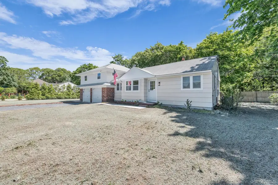8 N Westbury Road, Hampton Bays, NY 11946 - #2